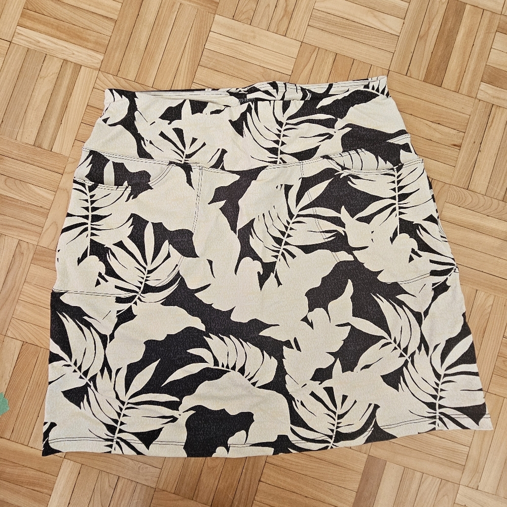 Leaf Print Women's Skort